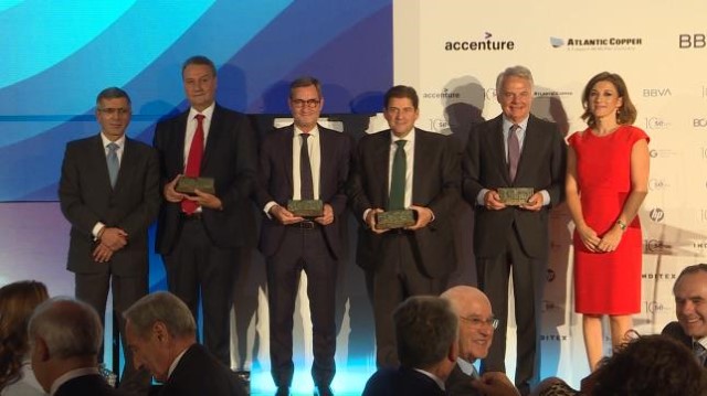 La Fundación Seres premia el compromiso social de Correos, Fundación Mapfre y Red Eléctrica