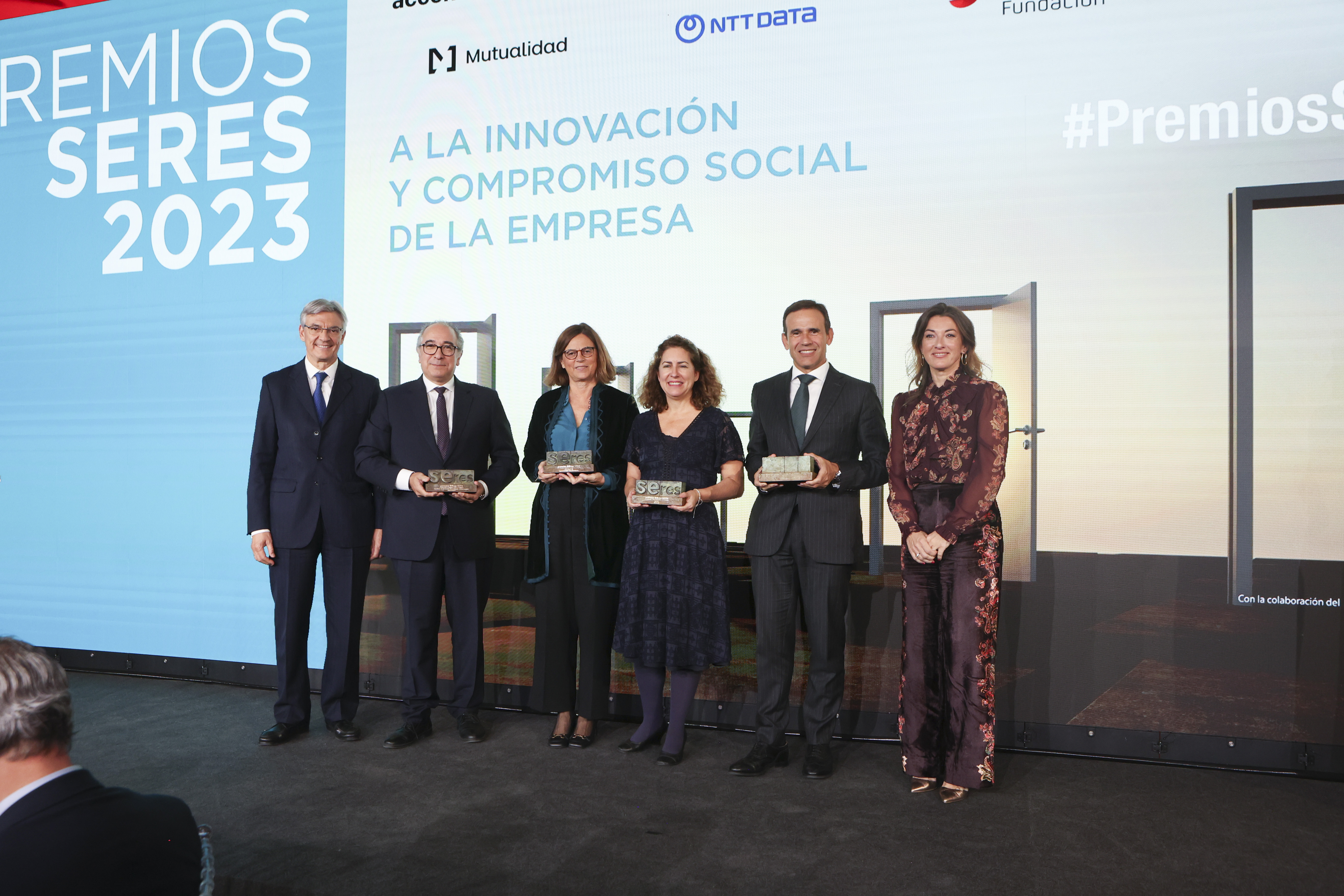 CaixaBank, Fundación Telefónica, Sogeviso y têcho, premios SERES 2023 por su compromiso con la innovación social