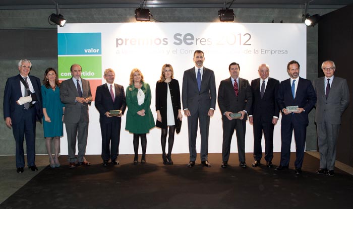 Ignacio Muñoz Pidal, Vicepresidente Primero de la Fundación Seres, Ana Sainz, Directora General de la Fundación Seres, Juan Arena, Presidente de la Fundación Seres, Vicente Moreno, Presidente de Accenture, Engracia Hidalgo, Secretario de Estado de Empleo, Los Príncipes de Asturias, Borja Prado, Presidente de Endesa, Francisco González, Presidente de BBVA, Juan Ignacio Entrecanales, Vicepresidente de Acciona y Joaquín Garralda, Presidente del Jurado Premios 2012
