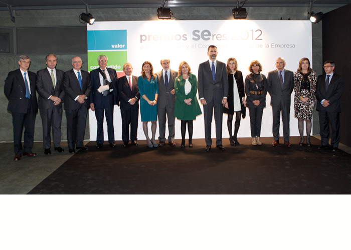 Fernando Ruiz, Presidente de Deloitte, Ignacio Eyries, Director General del Grupo Caser, Felipe Oriol, Presidente de Corpfin Capital, Ignacio Muñoz Pidal, Vicepresidente Primero de la Fundación Seres, Vicente Moreno, Presidente de Accenture, Ana Sainz, Directora General de la Fundación Seres, Juan Arena, Presidente de la Fundación Seres, Engracia Hidalgo, Secretario de Estado de Empleo, Los Príncipes de Asturias, Maite Arango, Vicepresidenta del Consejo de Grupo Vips, Jaime Castellanos, Presidente de Willis Iberia, Carmen Mur, Presidenta Ejecutiva de Manpower y Francisco Román, Presidente y Consejero Delegado de Vodafone España